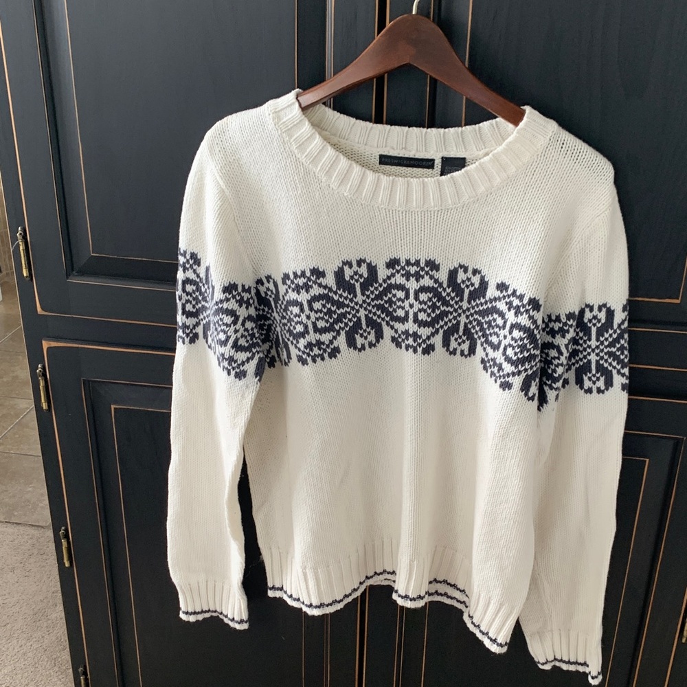 Preswick & Moore Ivory Sweater with Gray Pattern